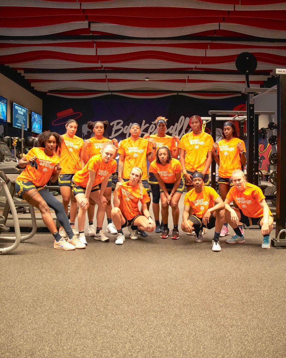 IndianaFever's tweet photo. Today, the players are wearing orange for National Gun Violence Awareness Day. 🧡 https://t.co/HUlnxTCYUR