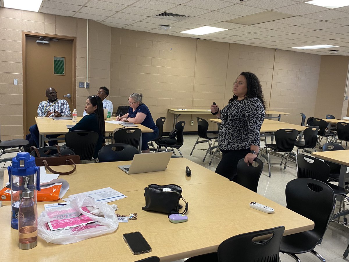 αℓℓιѕση gιℓℓєηтιηє tweet media