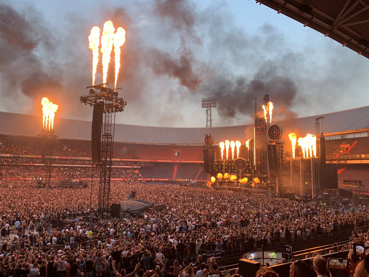 ronaldschild's tweet photo. @RTV_Rijnmond Rammstein https://t.co/K83w9YtRDn