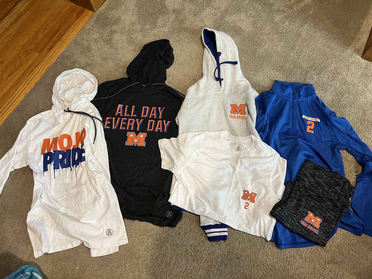 MSwanson1813's tweet photo. @van_driel I think I may have received a order for one of your players, didn’t know if they wanted their stuff? https://t.co/jpgUJfAHWs