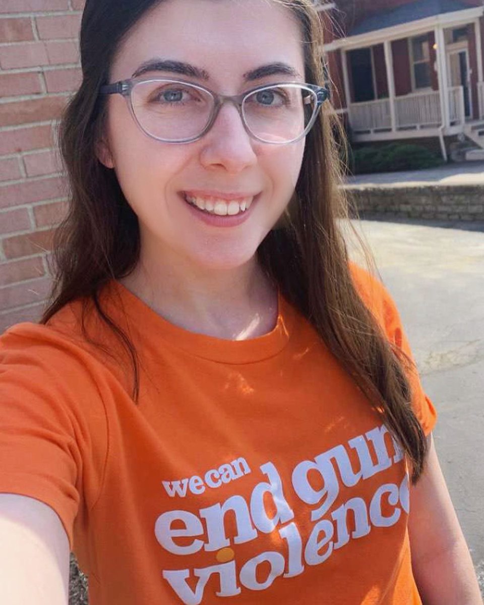 I #WearOrange for National Gun Violence Awareness Day. Gun violence is the leading cause of death among children/teens in the US. As a pediatrician I’ve cared for victims of gun violence. Kids deserve to feel safe at home, school, the beach, etc. #wecanendgunviolence