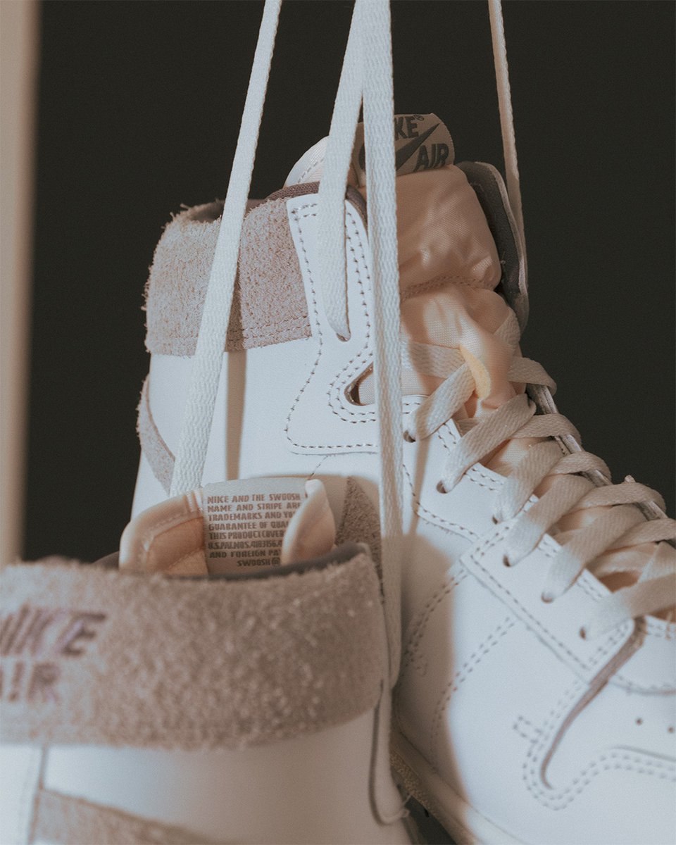 topsnbottomsusa's tweet photo. Get ready for the Nike Jordan Air Ship PE SP Tech Gray release on 07-June. Don't miss out on this highly anticipated drop.
#NikeJordanAirShip #TechGrey #SneakerRelease #NewArrivals #JordanCollection #SneakerHeads #SneakerFreak #SneakerGameStrong #NikeFam #SneakerGang https://t.co/Fl9DHqMces