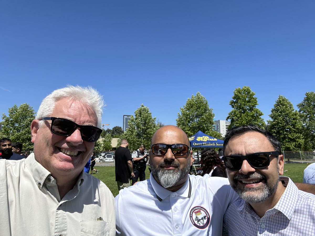 With Rob Rai and Nav  Chima at QE Kabaddi day ⁦<a href="/sfusurrey/">SFU Surrey</a>⁩