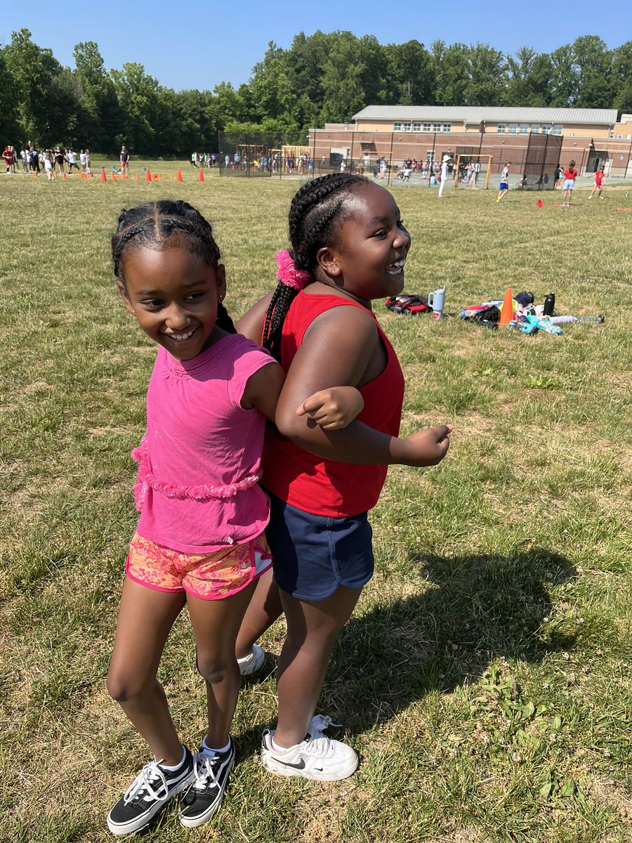 MrsStefanik's tweet photo. Field day 2023 #3rdgradefun https://t.co/xl0yZACf3X