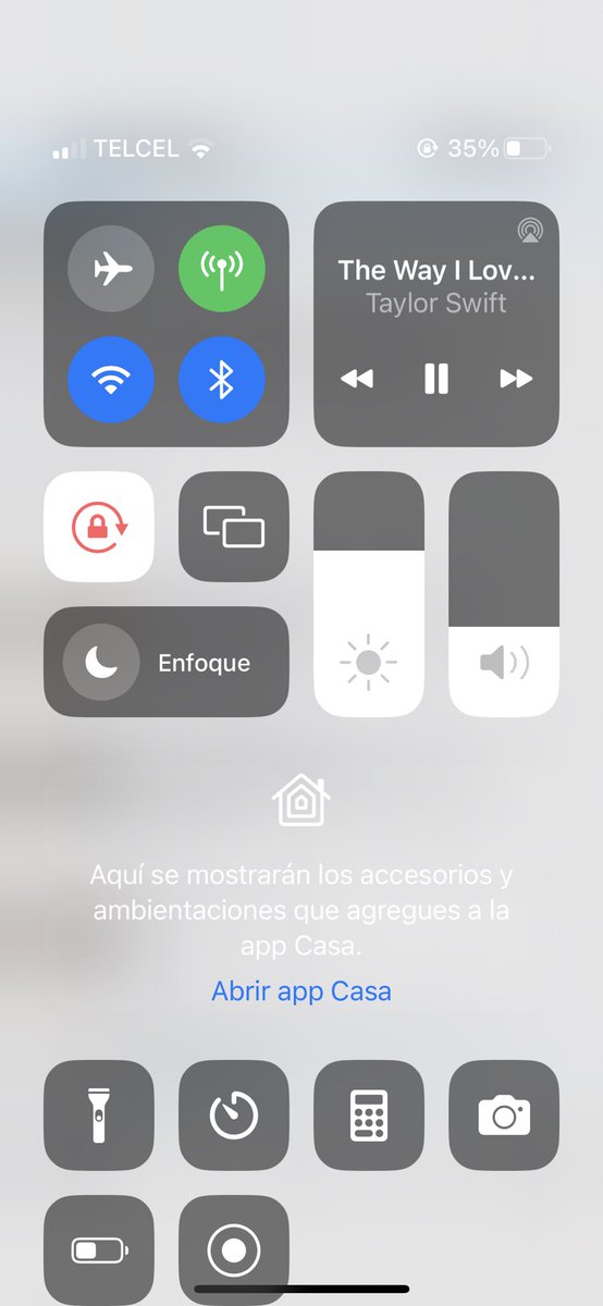 anaapons's tweet photo. @lopezlaura11 bueno lo escribí mientras escuchaba esto https://t.co/KN5tCDQiYL