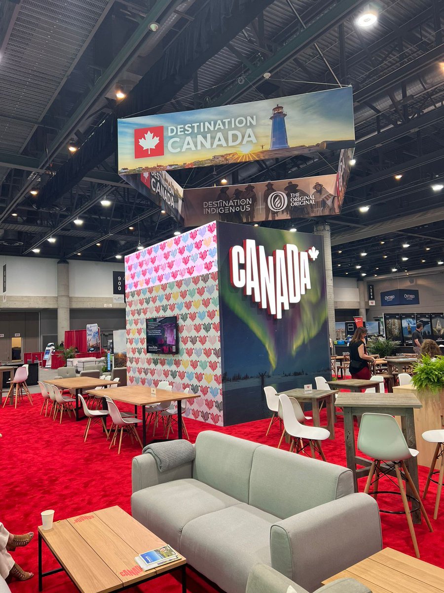 prcentralmx's tweet photo. Ya en la recta final de @Rendez_VousCAN 2023, evento anual insignia de #DestinationCanada. 🇨🇦🍁

-@alethia_gv, Directora de Destination Canada en México.
- Sergio Vargas, Travel Trade Manager Destination Canada en México.

#RVC2023 #ExploreCanada https://t.co/PH4lhwYDp6
