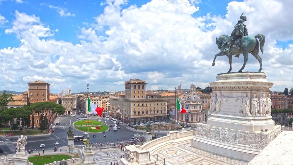 It's Friday!  

Let's play travel trivia!

How old is the city of Rome?

#italy2024
#venice
#florence
#Rome
#SorrentoCoast
#capriisland