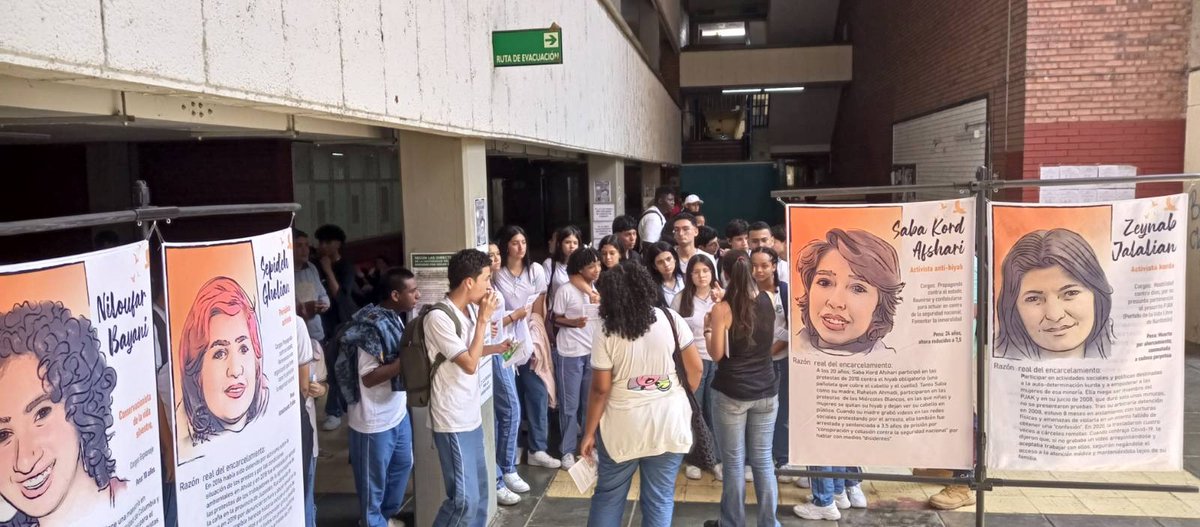 QuemarLaJaula's tweet image. Esta semana un grupo de promotores de la campaña por la libertad de los presos políticos distribuyó en la Universidad del Valle, en Cali, varios volantes llamando a parar las ejecuciones de presos políticos en Irán y presentó la exposición con los retratos de algunos de ellos.