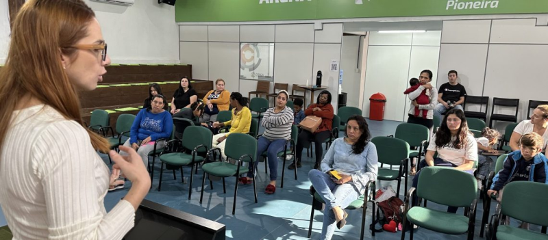 ondeir's tweet photo. Palestra leva informações sobre planejamento familiar e saúde bucal para mulheres  https://t.co/zngM1Fn3Cb https://t.co/ergZNyYKcu