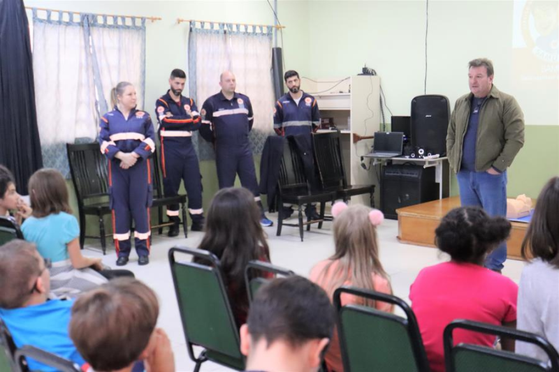 ondeir's tweet photo. Projeto Samuzinho orienta estudantes para situações de emergência  https://t.co/wKavToC1Yp https://t.co/miUwpdPjgO