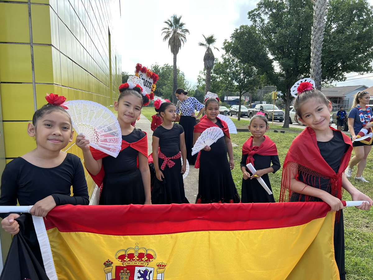 DrH_OnTheEdge's tweet image. Little Girls with Dreams Are Women with Vision! Had so much fun watching the Annual Parade of Nations at our @LasPalmasEISD Leadership School for Girls! Look the joy in their eyes and the pride in their spirit!
#HerStoryMatters
#EdgewoodProud
@WeGoPublic @SACharterMoms