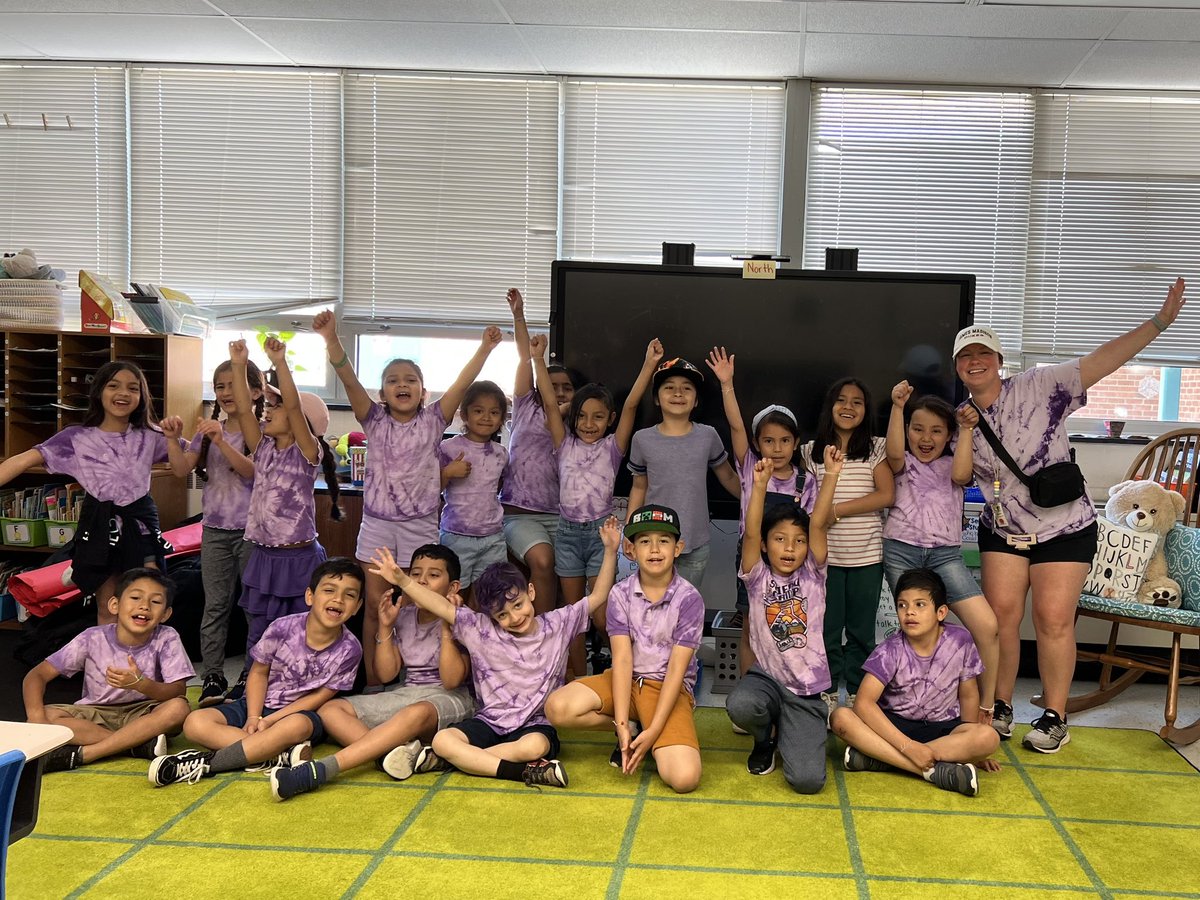mskellyMEA's tweet photo. Field Day FUN! Thanks to our amazing P.E. teachers for an awesome day! ☀️ @GuilfordEle @Active_Gilly https://t.co/3JVNyEdU0i