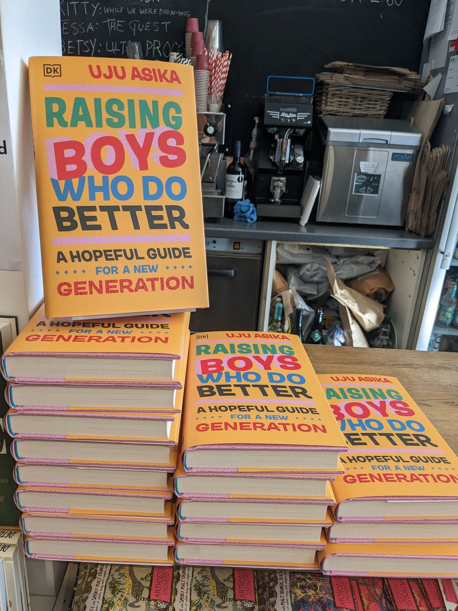 Great to celebrate <a href="/BabesaboutTown/">Uju Asika</a> at the launch of Raising Boys Who Do Better <a href="/Ink84Books/">Ink@84 Books & Drink</a> - congratulations! 🎉🥂📚