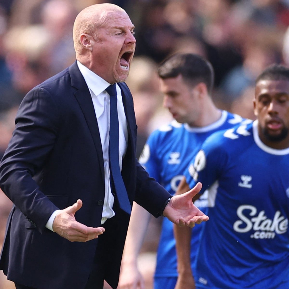 bluesofgoodison's tweet photo. Lampard vs Dyche’s survival comments

Lampard: “It is a special night in Everton's history." 

Dyche: “We’re Everton Football Club and I’m Everton manager, I’m not celebrating just scraping by, that’s not what I went there to do.”

Says it all https://t.co/Awov8ZCwhd