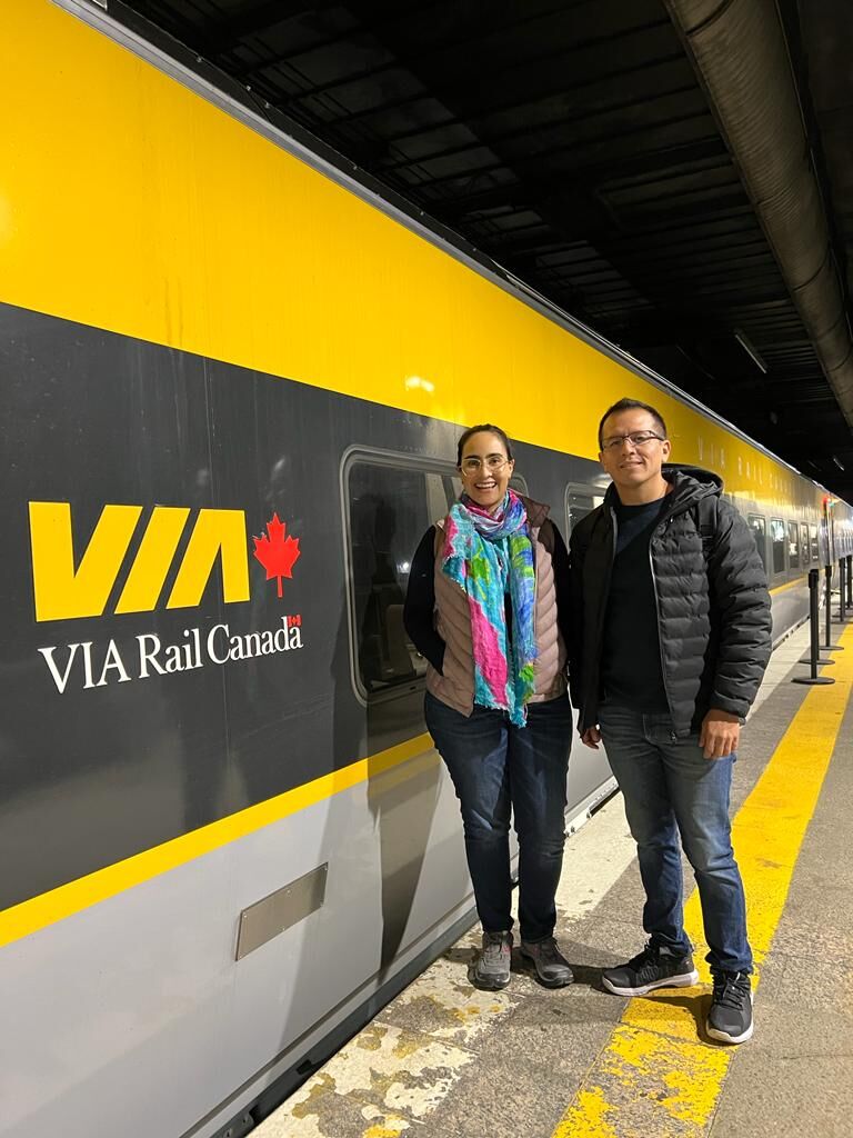 Parte del equipo de #DestinationCanada disfrutando de la belleza y cálida hospitalidad en la Ciudad de Quebec durante Rendez-vous Canada 2023. 🇨🇦🍁

- <a href="/alethia_gv/">Alethia Garcia</a>, Directora de Destination Canada en México.
- Sergio Vargas, Travel Trade Manager Destination Canada en México.