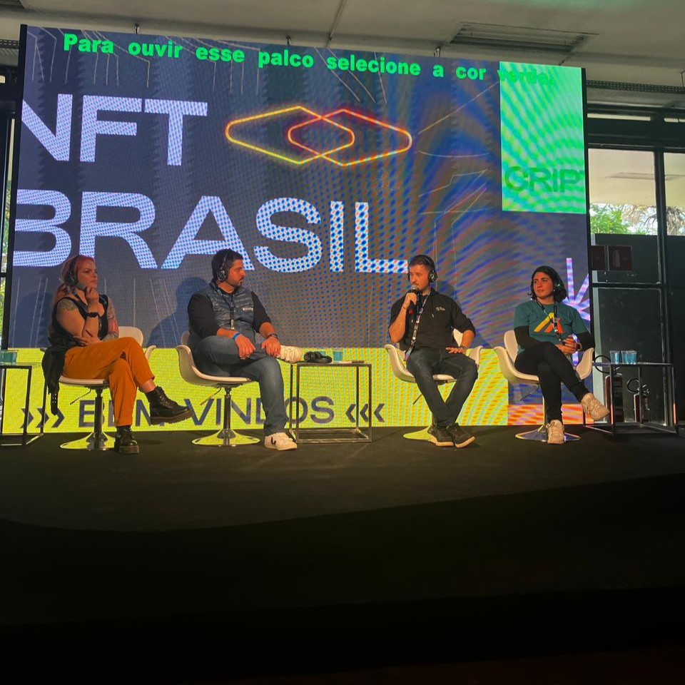 SecretNetwork's tweet photo. Sharing Secrets in Brazil! 🇧🇷
@Scrt_Portuguese Lead and #SCRTAgent Coordinator @lucafortes7 presents on Secret and utility in NFTs during @_nft_brasil. Want to get involved, and learn more about Secret? Jump into the Secret Discord today!
Join us: https://t.co/EdivuPh0CD
$SCRT https://t.co/I2AqWvgj46