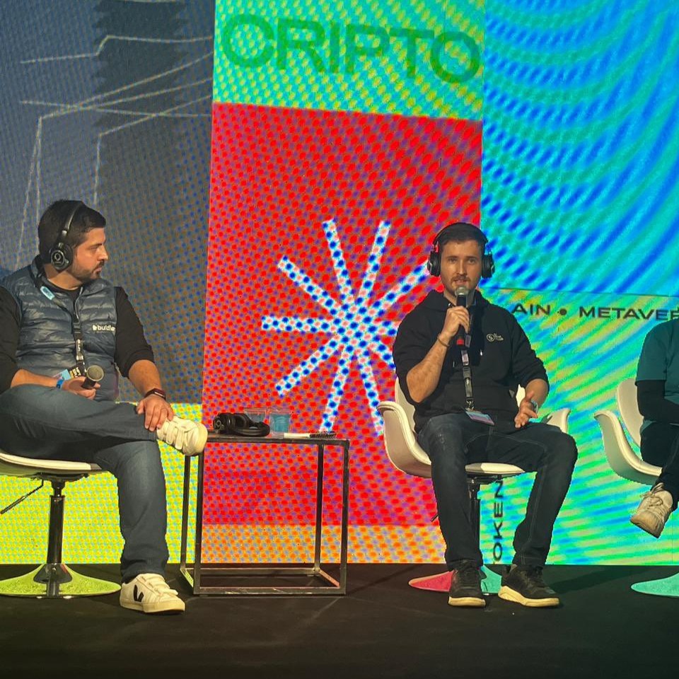 SecretNetwork's tweet photo. Sharing Secrets in Brazil! 🇧🇷
@Scrt_Portuguese Lead and #SCRTAgent Coordinator @lucafortes7 presents on Secret and utility in NFTs during @_nft_brasil. Want to get involved, and learn more about Secret? Jump into the Secret Discord today!
Join us: https://t.co/EdivuPh0CD
$SCRT https://t.co/I2AqWvgj46