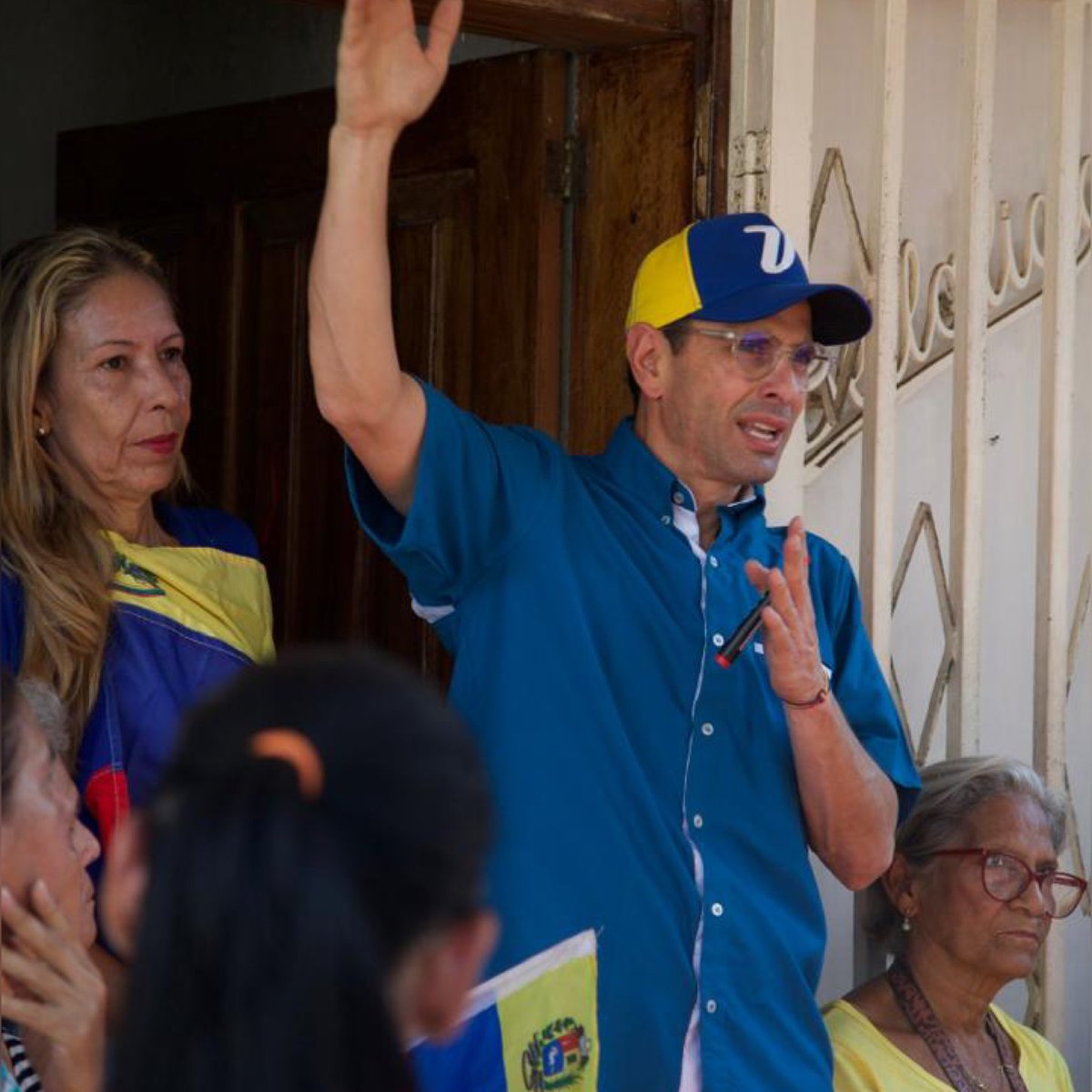 hcapriles's tweet photo. Más temprano estuvimos encontrándonos con la dirigencia local de Carabobo y con nuestra querida Yusmin. La dirigencia es parte fundamental del movimiento #LaVenezuelaDelEncuentro

Con organización y trabajo, cambiaremos el rumbo de nuestra amada Venezuela. https://t.co/KKLBKGLN6l