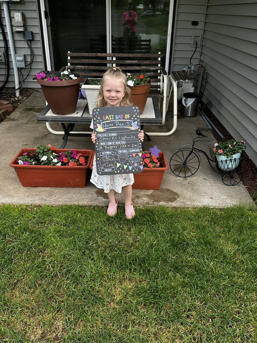 jennadicksUSA's tweet photo. 🎉 Congratulations to my amazing daughter, McKenna, on completing her first year of homeschool preschool! 🎓🌟#homeschoolfamily #preschool #SchoolIsOutForSummer https://t.co/0GLnOppvsA