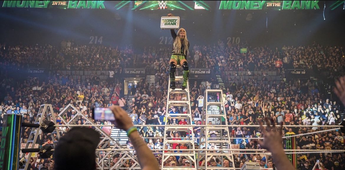 bigtimeemily612's tweet photo. 11 months ago!🤍💚

@YaOnlyLivvOnce 
#livinthebank 
#champion https://t.co/1g4HUFUT95