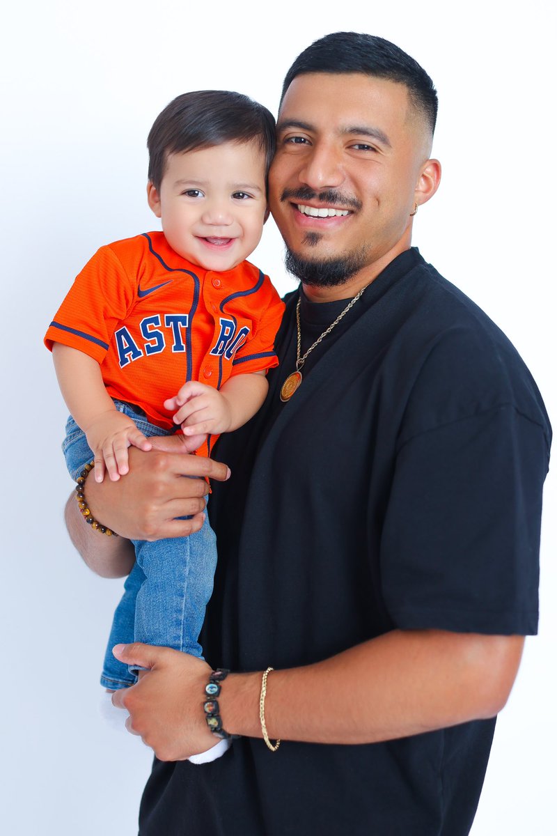 EloyJr_2's tweet image. 365 days in the books. Happy 1st Birthday Elijah Julian 🤞🏽🫶🏽💙