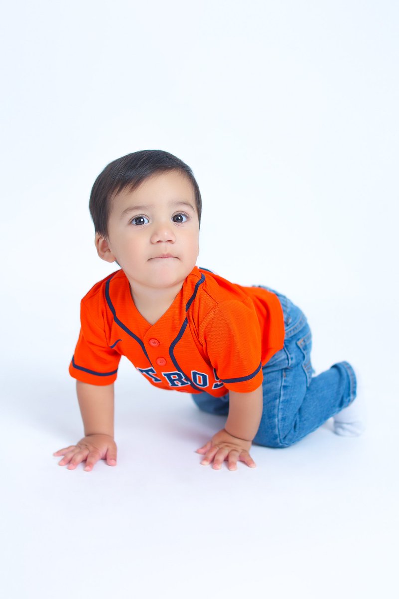 EloyJr_2's tweet image. 365 days in the books. Happy 1st Birthday Elijah Julian 🤞🏽🫶🏽💙