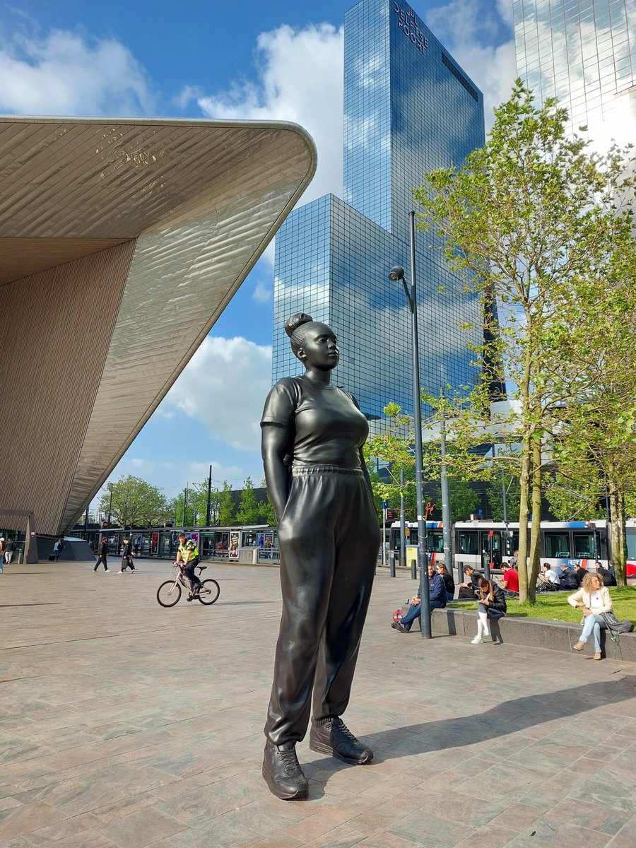 Even terug in Rotterdam. Meteen deze aanwinst bekeken. Ze snappen het hier gewoon. Beeldschoon.