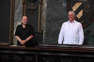 PartidoPCC's tweet photo. #Cuba Silvio Rodríguez: Doctor Honoris Causa de la Universidad de La Habana en nombre de la trova cubana de todos los tiempos https://t.co/EUaLrcUovn https://t.co/VBOIDruTe7