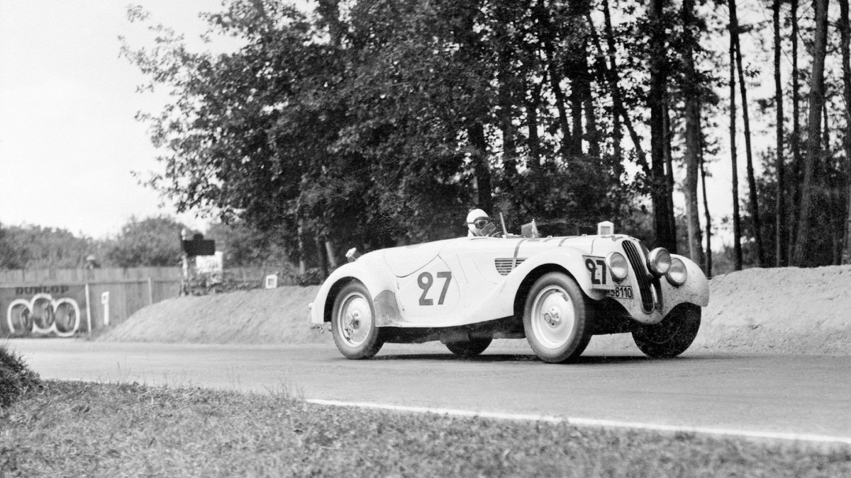 #OldSchoolRacing
#LeMans24 1939
#BMW 328 Roadster
Ralph Roese - Paul Heinemann
7th place
