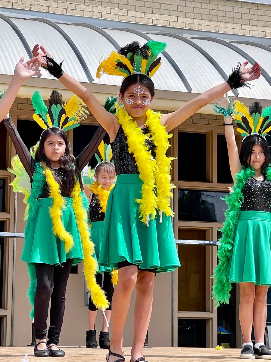 genevie79cr's tweet image. Thank you for joining us as our leaders celebrated the diverse cultures of countries from around the world during our 18th Annual Parade of Nations! @LasPalmasEISD #LPEPawsUp #LPLS4Girls @EISDofSA