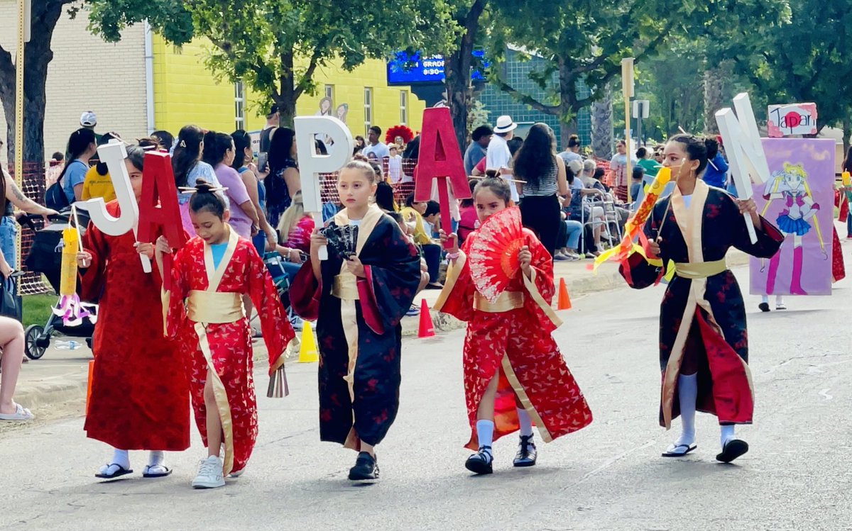 genevie79cr's tweet image. Thank you for joining us as our leaders celebrated the diverse cultures of countries from around the world during our 18th Annual Parade of Nations! @LasPalmasEISD #LPEPawsUp #LPLS4Girls @EISDofSA