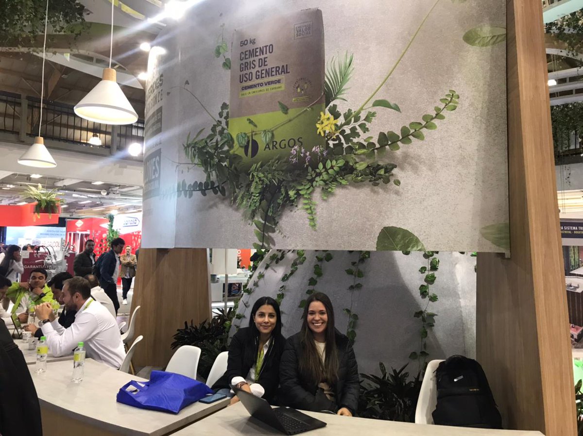 CECODES's tweet photo. Estuvimos en #ExpoConstruccion en @CorferiasBogota visitando a @Cementos_Argos @HOLCIMColombia1 @alfacolombiaof y seguimos confirmando el trabajo por la sostenibilidad. La feria está hasta el 4 de mayo, queremos recomendarte estos dos caminos: Espacios para vivir y productos y materiales, que son parte de nuestro documento: La Visión 2050 Colombia, puedes encontrarla aquí: https://t.co/MpNBaVy79B