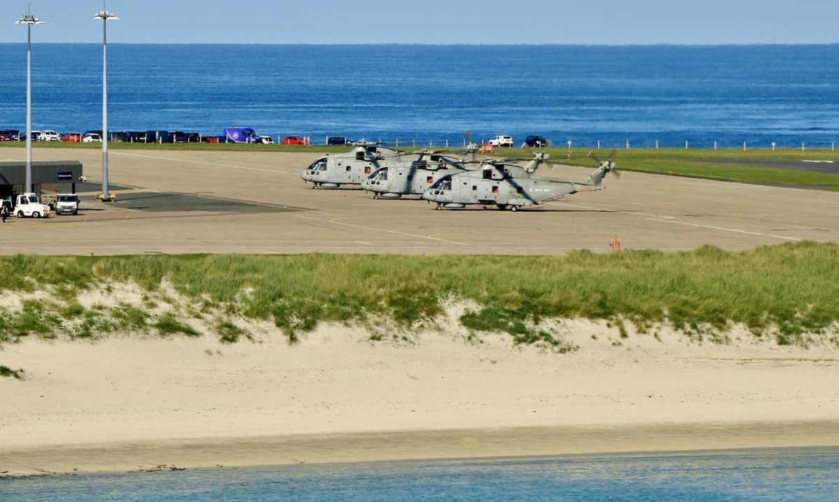 Todays visitor(s) courtesy of the @RoyalNavy heading north east after getting some go go juice ⛽️ 📸 Ronnie R. as always #airtraffic