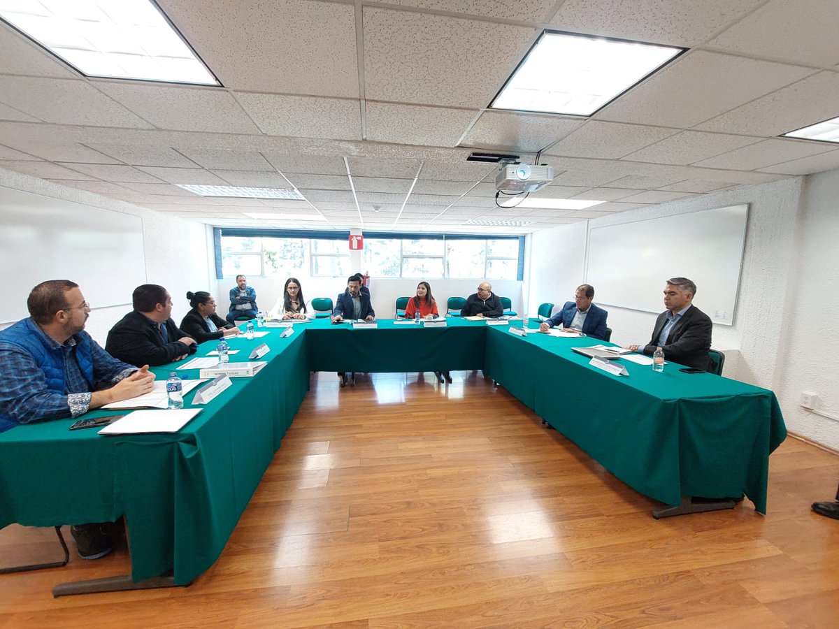 BerthaCasado's tweet photo. La coordinación interinstitucional es fundamental para atender las necesidades educativas y fortalecer la #EducaciónSuperior de nuestro estado, por ello nos reunimos con rectoras y rectores de universidades estatales. @SeducEdoMex
@Sesyn_edomex @DGES_Edomex https://t.co/SVl5jw3NVg