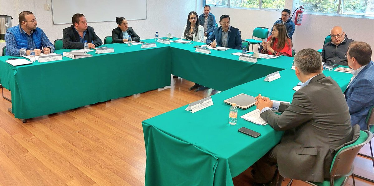 BerthaCasado's tweet photo. La coordinación interinstitucional es fundamental para atender las necesidades educativas y fortalecer la #EducaciónSuperior de nuestro estado, por ello nos reunimos con rectoras y rectores de universidades estatales. @SeducEdoMex
@Sesyn_edomex @DGES_Edomex https://t.co/SVl5jw3NVg