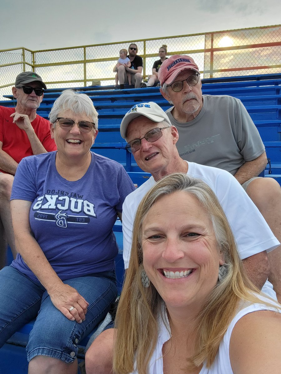 Kicking off summer vacation with a #bucksselfie