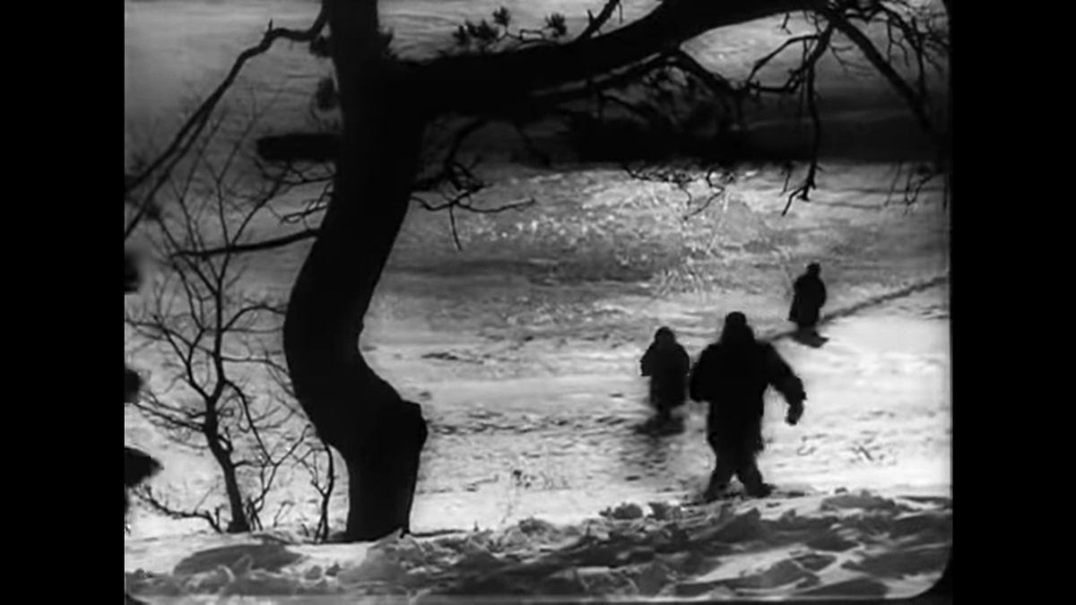 ColorisCinema's tweet photo. Por la ley (1926)

Una película bíblica, poética y llena de belleza. 

Hay mucho cine por descubrir y reivindicar en Kuleshov más allá de su conocido efecto. https://t.co/1Pu54T2qbp
