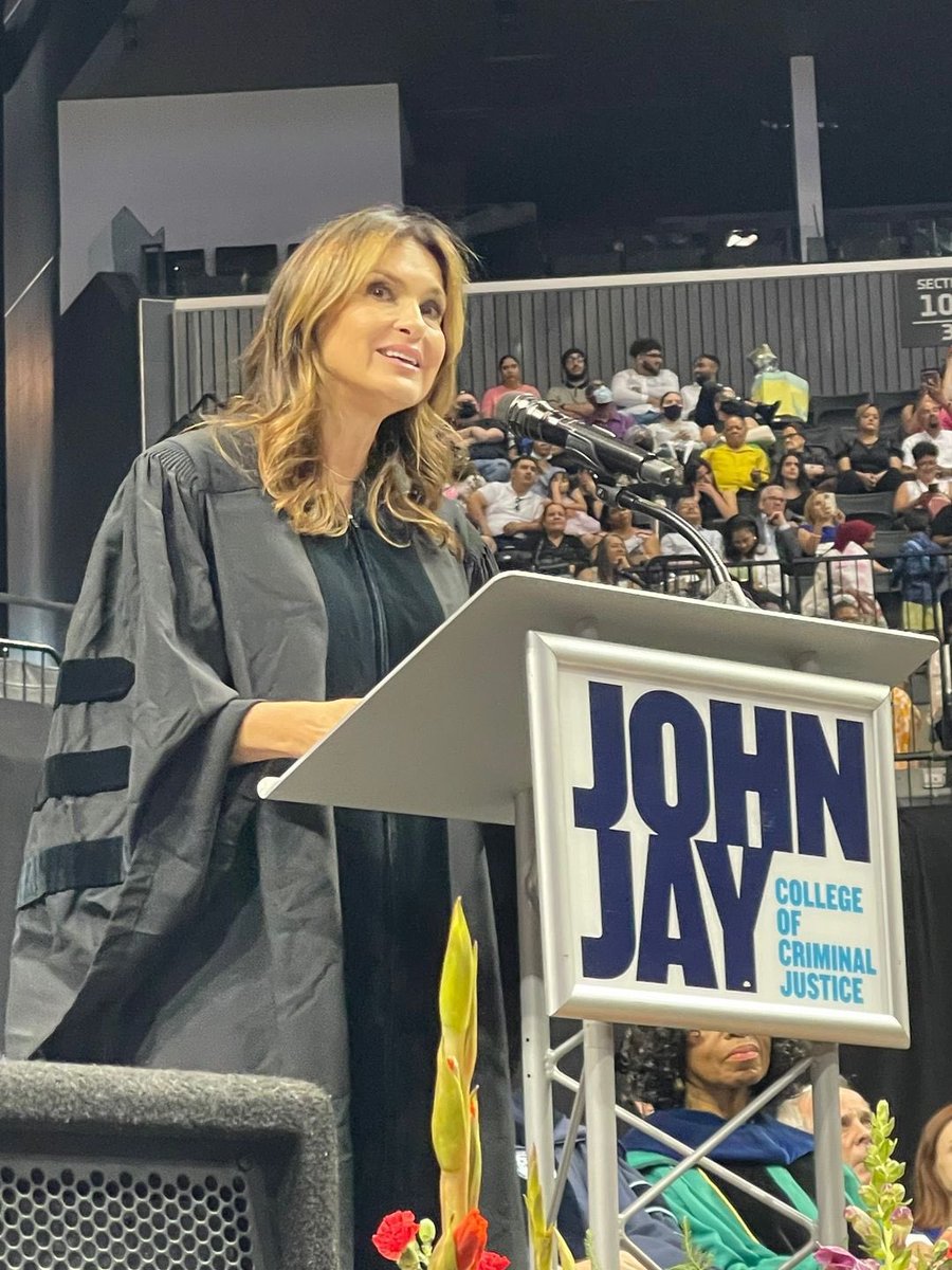 ““I want to challenge all of us to graduate to higher levels of humility and the willingness to listen.”--Mariska Hargitay, 2023 Honorary Degree Recipient”

📸 johnjaycollege on ig