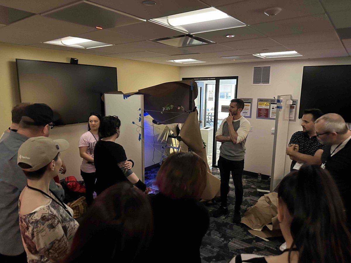 TigerBearProds's tweet image. In DTLA for THE NEXT STAGE Immersive Summit, an immersive experience conference. Meeting others in this rapidly-growing industry &amp;amp; rapid-prototyping experience components. #experiencedesign #immersiveexperience #immersivedesign #designconference