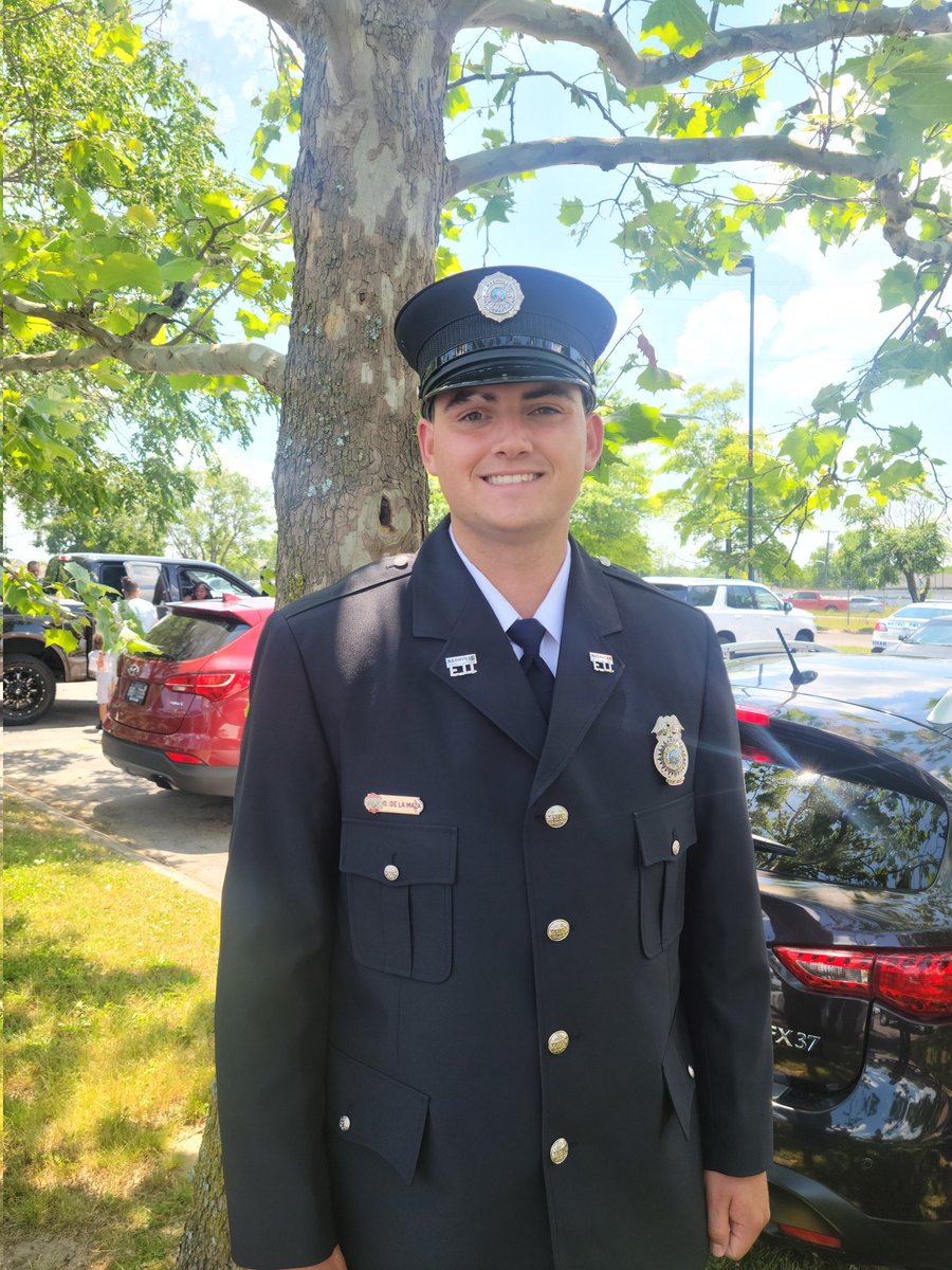 meestercoash's tweet photo. My son graduated from the Nashville Fire Academy today. Proud Dad!! https://t.co/b57oudu0sn