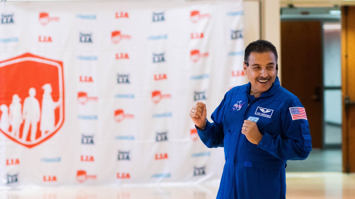 LMSMrZunigaLIA's tweet photo. @WeGoD33 @latinosinacti0n students also heard from the trailblazer @Astro_Jose as our keynote speaker at this wondeful conference! Jose is @NASA's 1st first-generation Mexican American astronaut! Hearing his story and advice was powerful! #LIA #d33orgullo #igniteLMS⚡️ https://t.co/PvfpFf0oX2