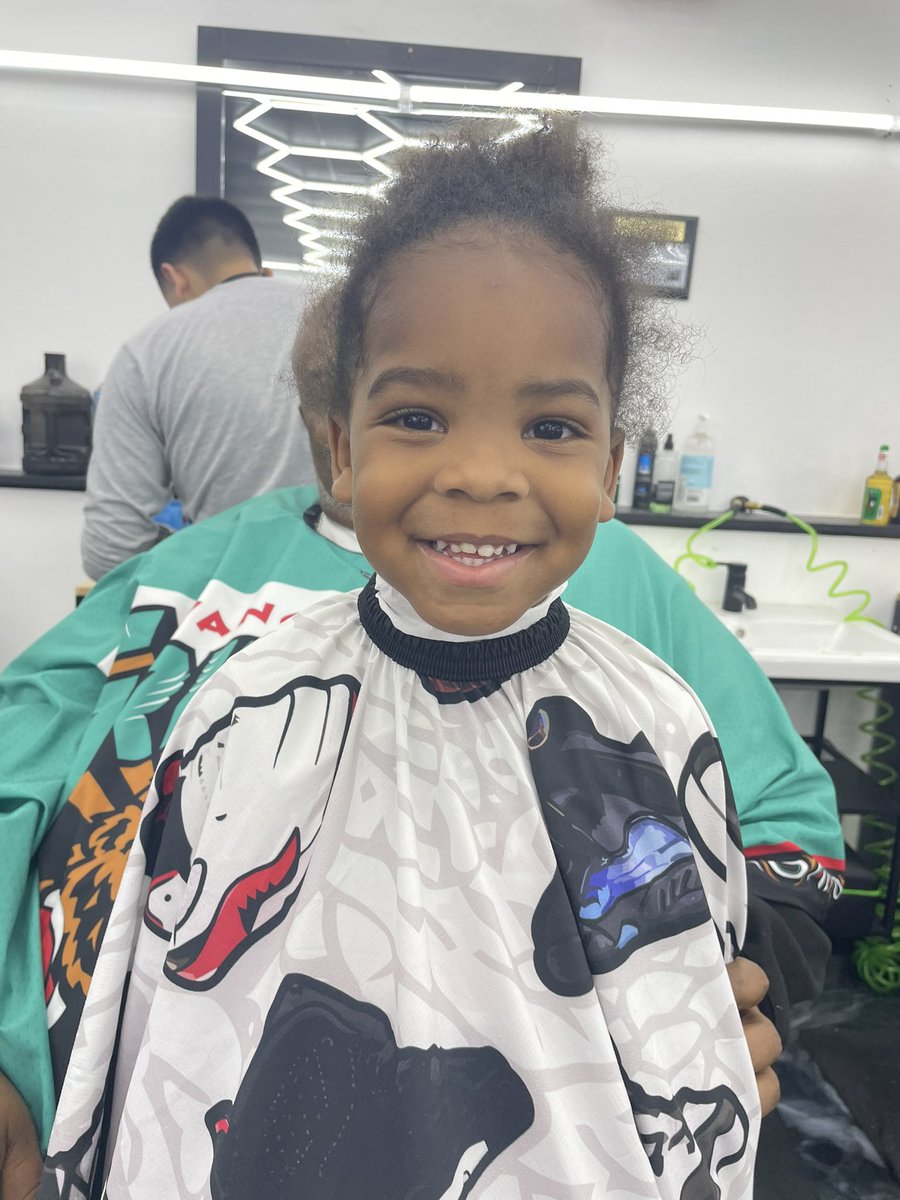 annecharel's tweet photo. I am so happy I cut my baby hair🥰😩 #firsthaircut https://t.co/be0CkrA6Vw