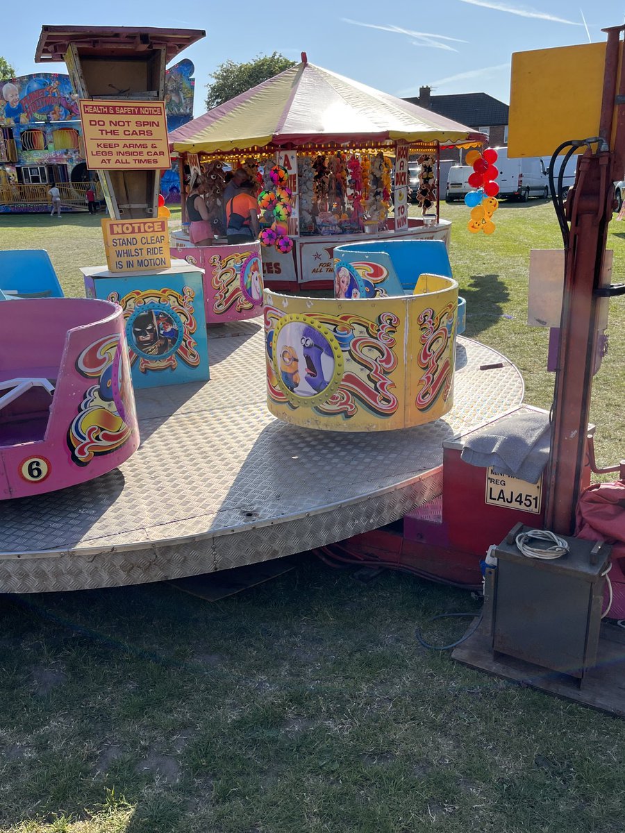 lukemac17842492's tweet image. #dartgame #moneyprize #moneyprizes #ring #rings #babywalsers #silcoxofwarrington #warrington #fairground #fairgrounds