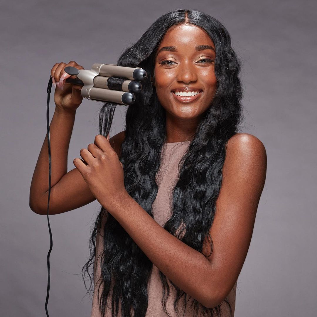 ConairBeauty's tweet photo. Embrace your inner mermaid and effortlessly create dreamy, beachy waves with the Triple Barrel Waver available @amazon
Get the look > https://t.co/tZwBidlQvy
#mermaidvibes #thelittlemermaid #mermaidwaves #beachwaves #waver #curlingiron #beachwave https://t.co/SU5VwAbSPS