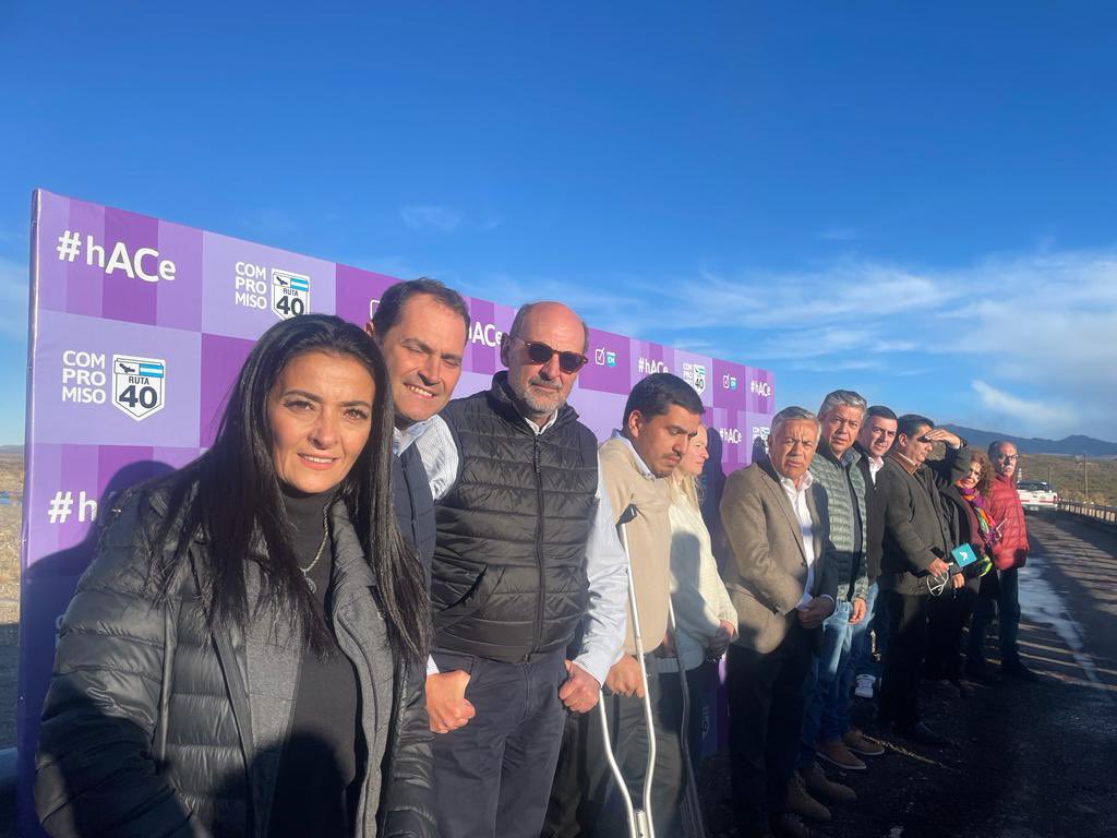 El diálogo y el trabajo entre provincias permitirá más empleo y desarrollo. La R40 potencia turismo, petróleo y minería. Gracias <a href="/Rolo_Figueroa/">Rolo Figueroa</a> y <a href="/alfredocornejo/">Alfredo Cornejo</a> x la inciativa. Tiempo de hacer.