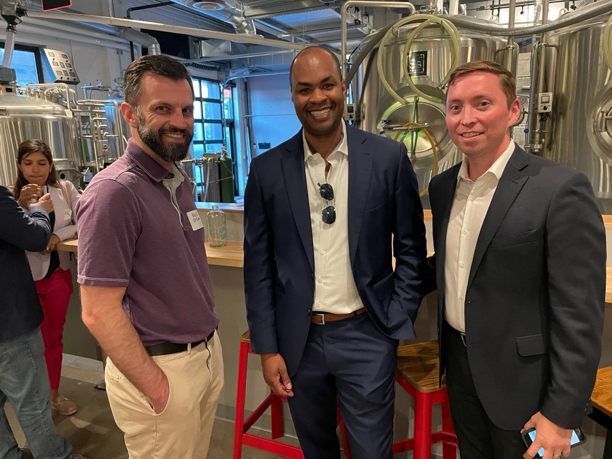 CaritasBoston's tweet photo. Join the Caritas Communities' Young Leaders Group at Castle Island Brewing Company in Southie for our 10th Annual "Get Social for a Good Cause" Event. Great brew, great people, and a chance to make a difference. What could be better? June 13, 6 - 8pm. https://t.co/pC782DHSlf https://t.co/VphOFcExlu