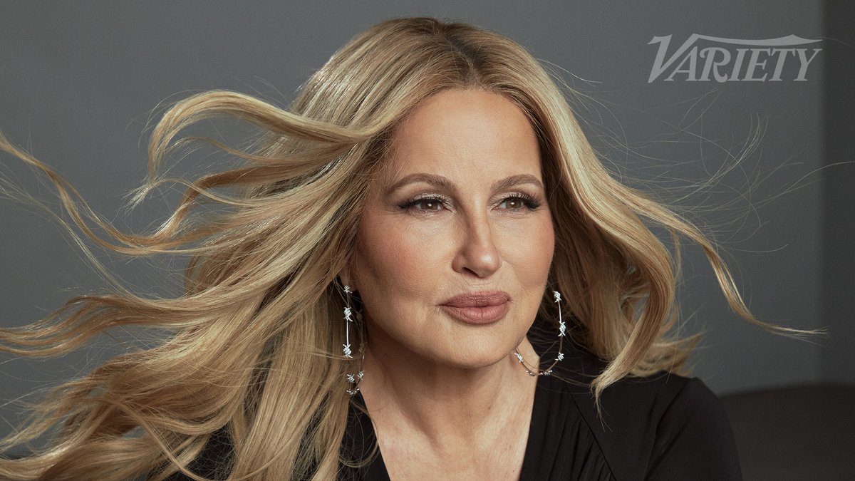 How did Jennifer Coolidge feel about filming #TheWhiteLotus scene in which her character kills the gays on the boat?

“I really did like killing them all.”

wp.me/pc8uak-1lCAf3