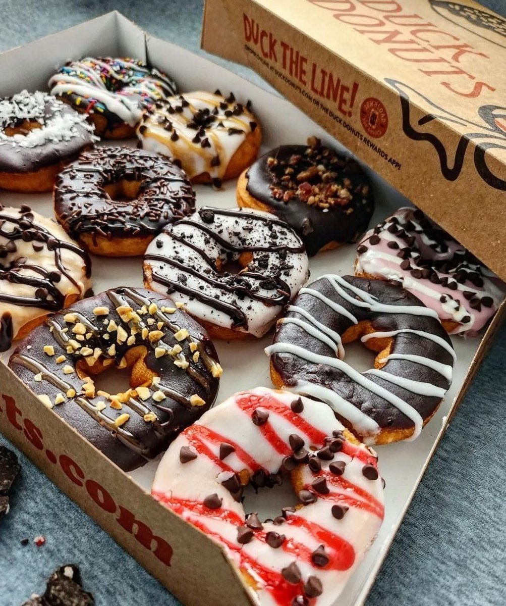 VisitorTips's tweet photo. Happy #NationalDonutDay! Celebrate with Duck Donuts! 🍩✨

Click the link in our bio to find a store near you!

#VisitorTips #DuckDonuts https://t.co/MHtcXb27Xe