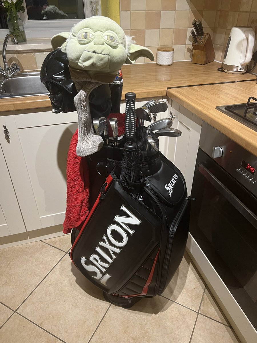 🏌️‍♀️ Every club golfers Friday night yer? 

Clubs cleaned and a sleeve  of @SrixonEurope Z Star 💎marked up ready for tomorrows competition. 

Gotta love summer golf ⛳️☀️

#lovegolf #TeamSrixon #GolfLife