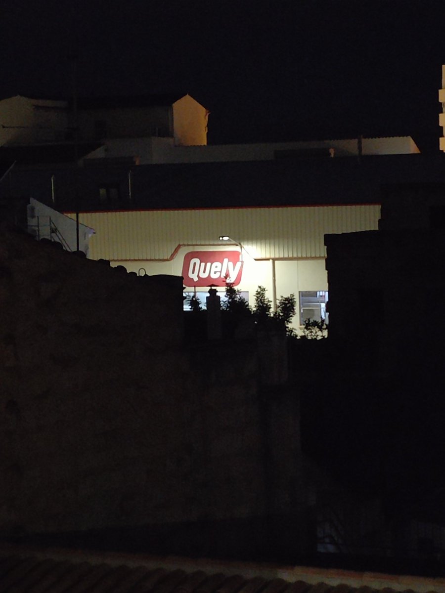 danilledo1's tweet photo. Estas son las vistas que tengo desde mi cama, creo que me merezco probar ese helado @GalletasQuely https://t.co/q61KjoB2Hv